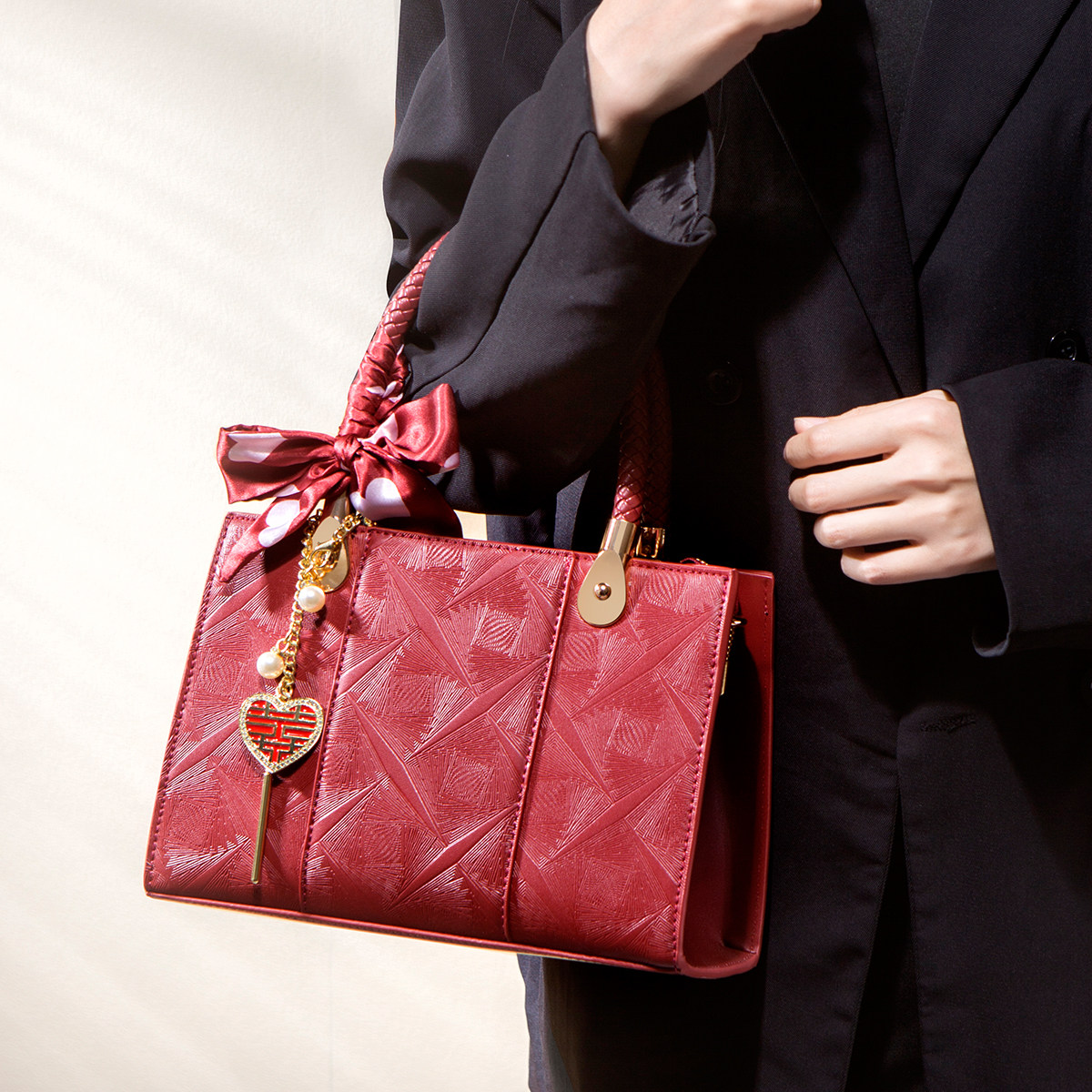 新款女士手提包质感单肩包气质中年妈妈包百搭时尚斜挎包红色婚包