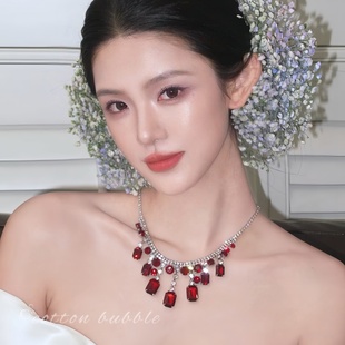 复古红色宝石水滴项链夸张吊坠重工小众颈链新娘轻奢高级感锁骨链