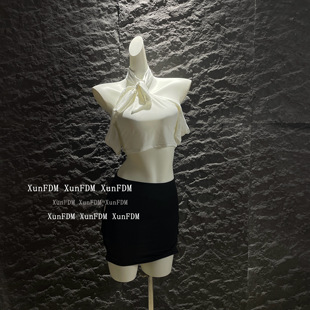 驯服的猫 「柔情尤物」性感挂脖短款小胸友好包臀套装