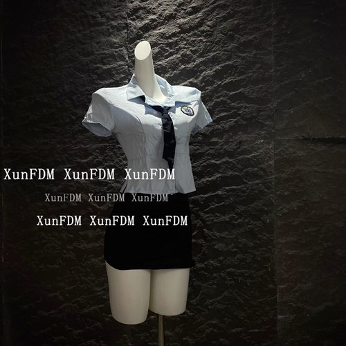 性感女警辣妹内衣小胸微开衩短裙
