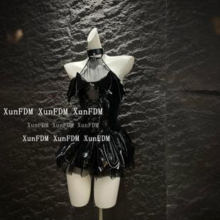 驯服的猫 「恶魔小喵」性感亮面漆皮小恶魔绑带镂空套装