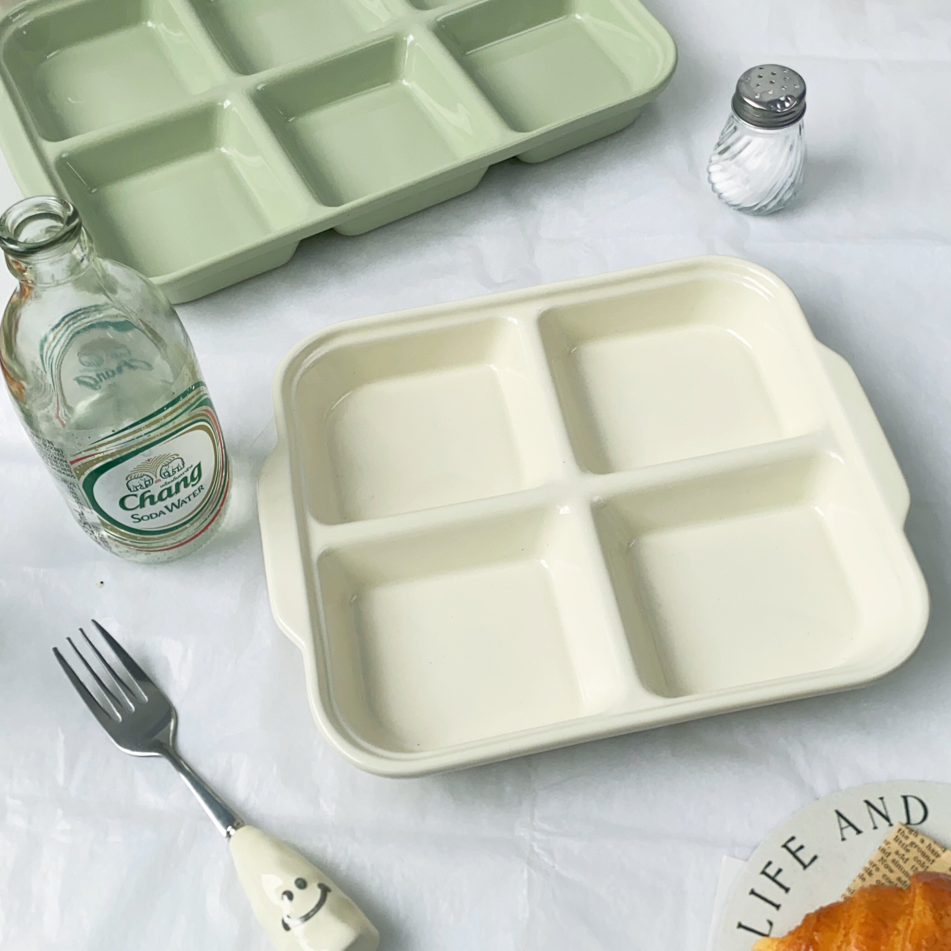 211减肥减脂分格餐盘家用高颜值釉下彩大人定量正方四格分隔盘子