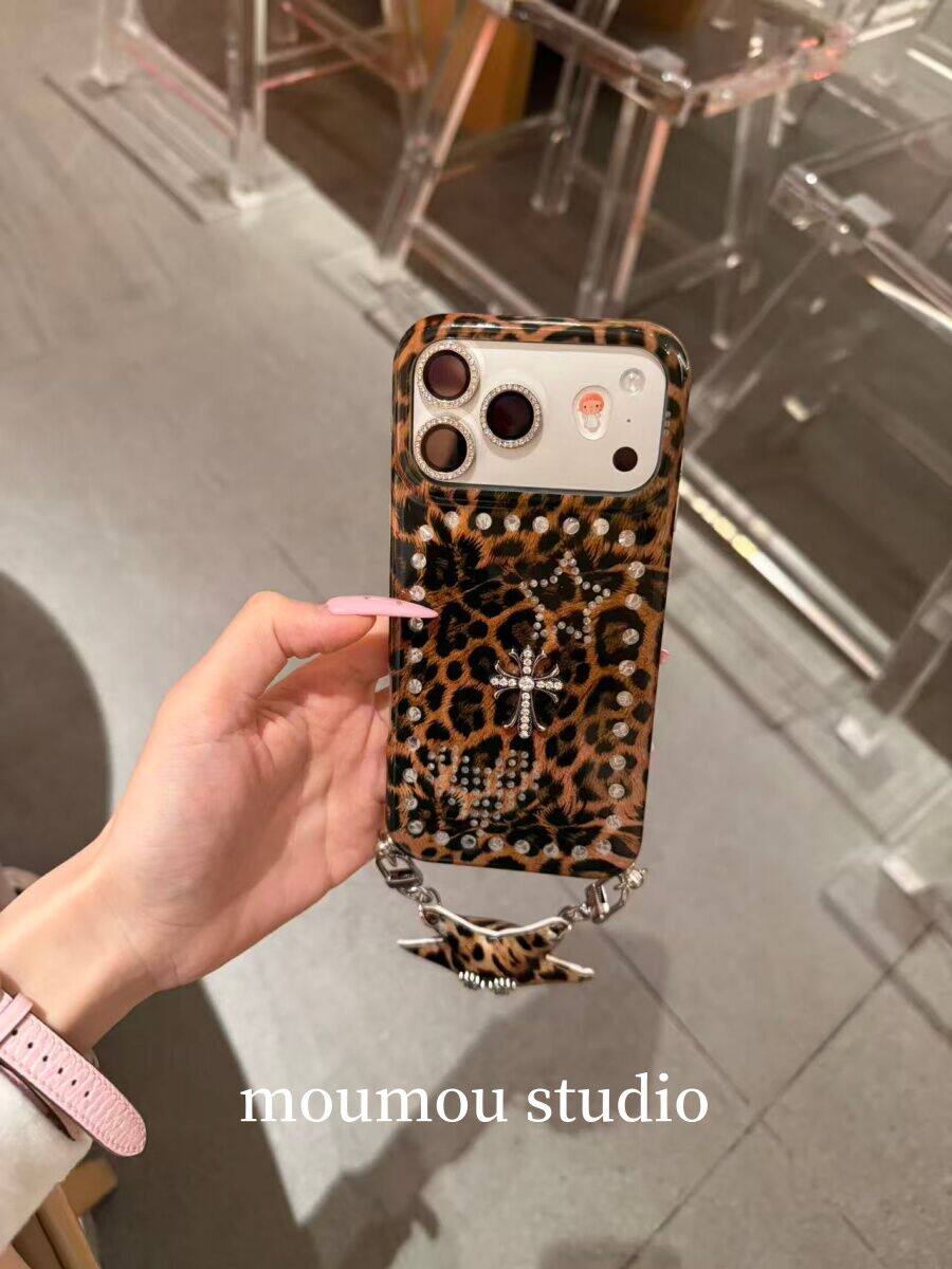 U2 高级感棕色豹纹铆钉适用于iPhone17promax新款小众手机壳苹果16pro女小清新简约派个性15防摔保护套