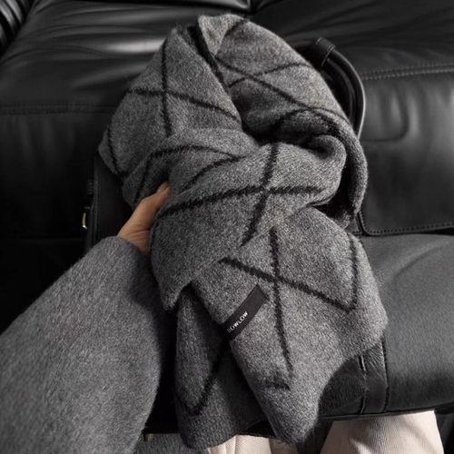 灰色高级感围巾2025新款