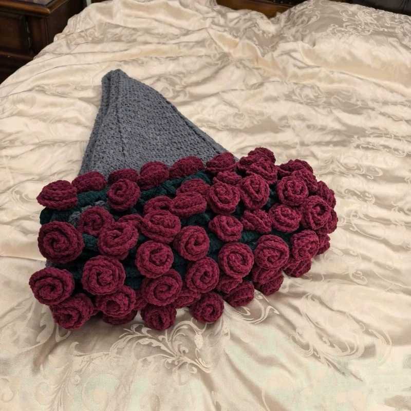 渐层尖角玫瑰花束毯子手工编织