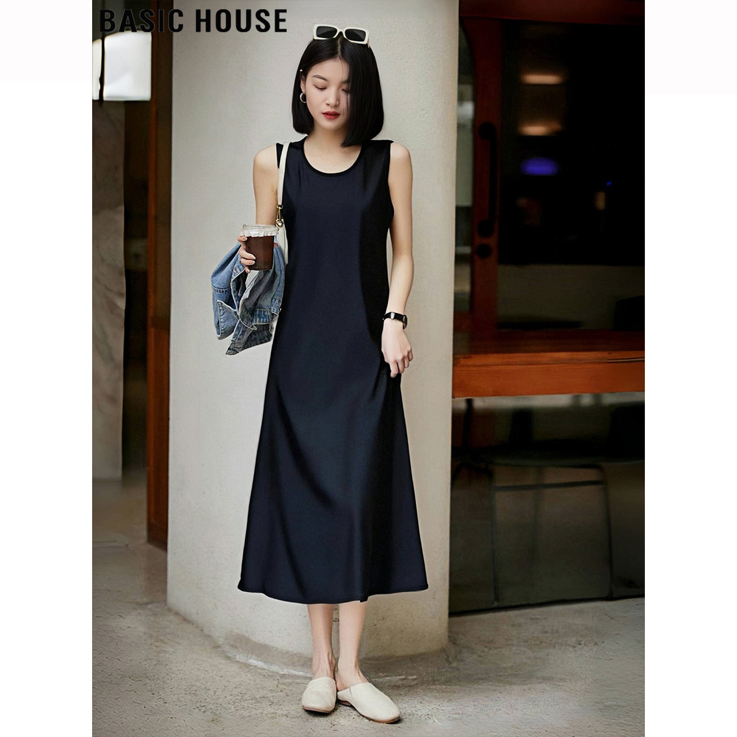 Basic House/百家好黑色吊带背心连衣裙女夏季收腰无袖打底A字裙
