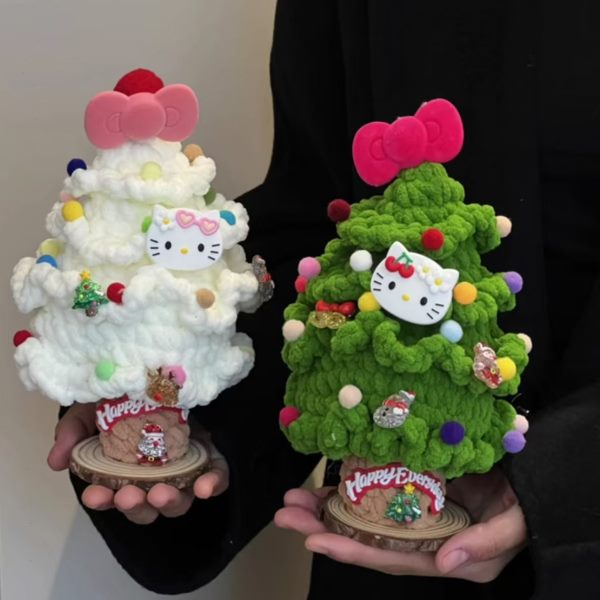 圣诞树摆件可爱hellokitty毛线编织圣诞礼物创意装饰桌面车载摆件