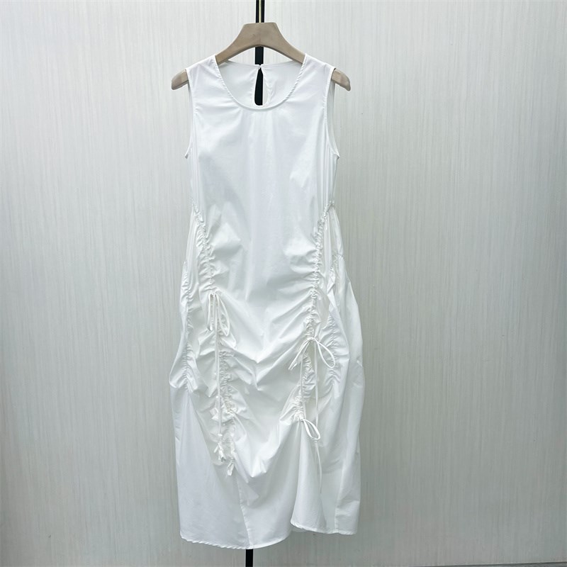 fei2025夏季新品 法式连衣裙女气质简约百搭显瘦无袖长裙6162