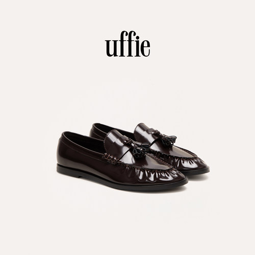 uffie于绘亮面拉皱乐福鞋