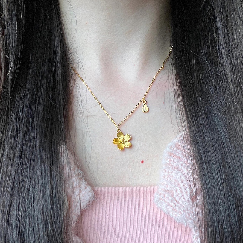 樱花项链女黄金999花瓣吊坠新款时尚简约气质锁骨链高级感不掉色