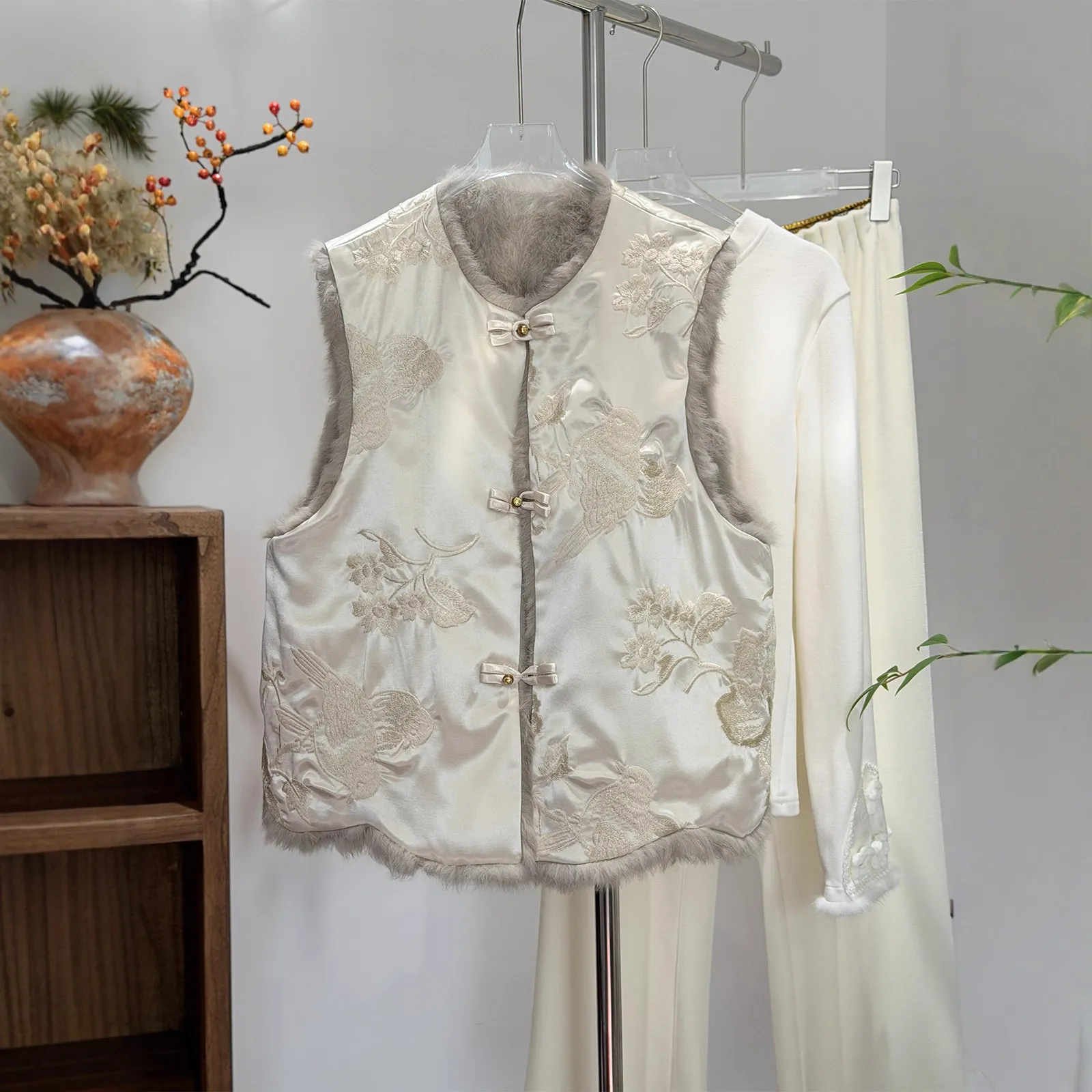 高端新中式双面穿真毛皮草马甲对襟盘扣国风高级感兔毛背心外穿女