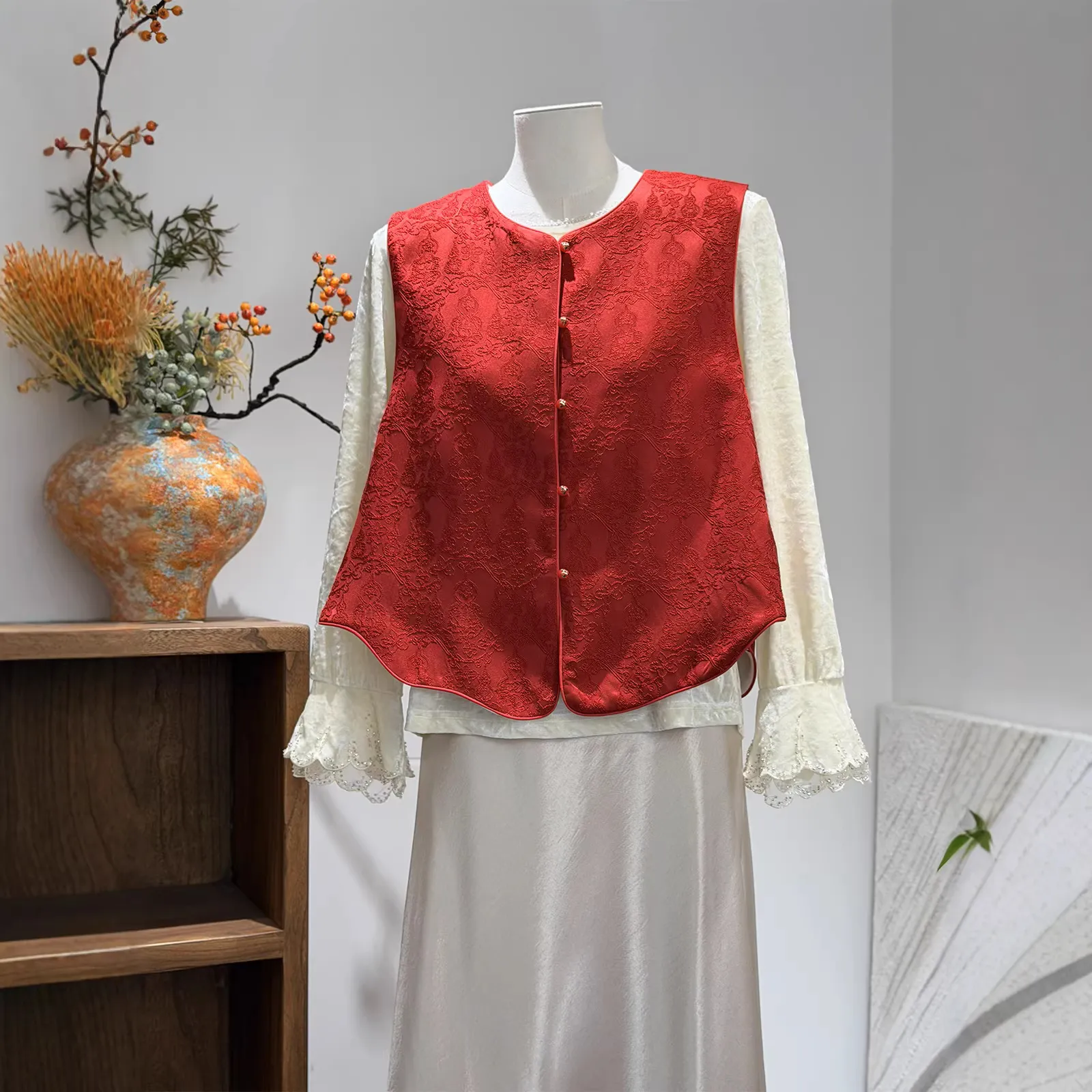 新中式红色马甲新年穿搭两面穿马年刺绣减龄洋气百搭春季上衣女,女装/女士精品,马夹,淘宝优惠券,粉丝福利购,淘宝优惠卷