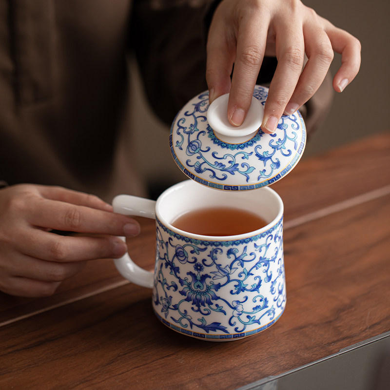 高档青花瓷陶瓷茶杯带盖缠枝莲办公家用泡茶杯个人专用办公水杯