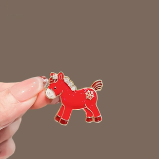 本命年生肖红色小马驹胸针高端女气质时尚别针创意胸花衣服装饰品