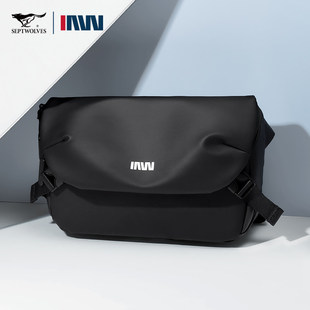 七匹狼休闲潮流斜挎包男士2025新款大容量通勤挎包邮差商务单肩包