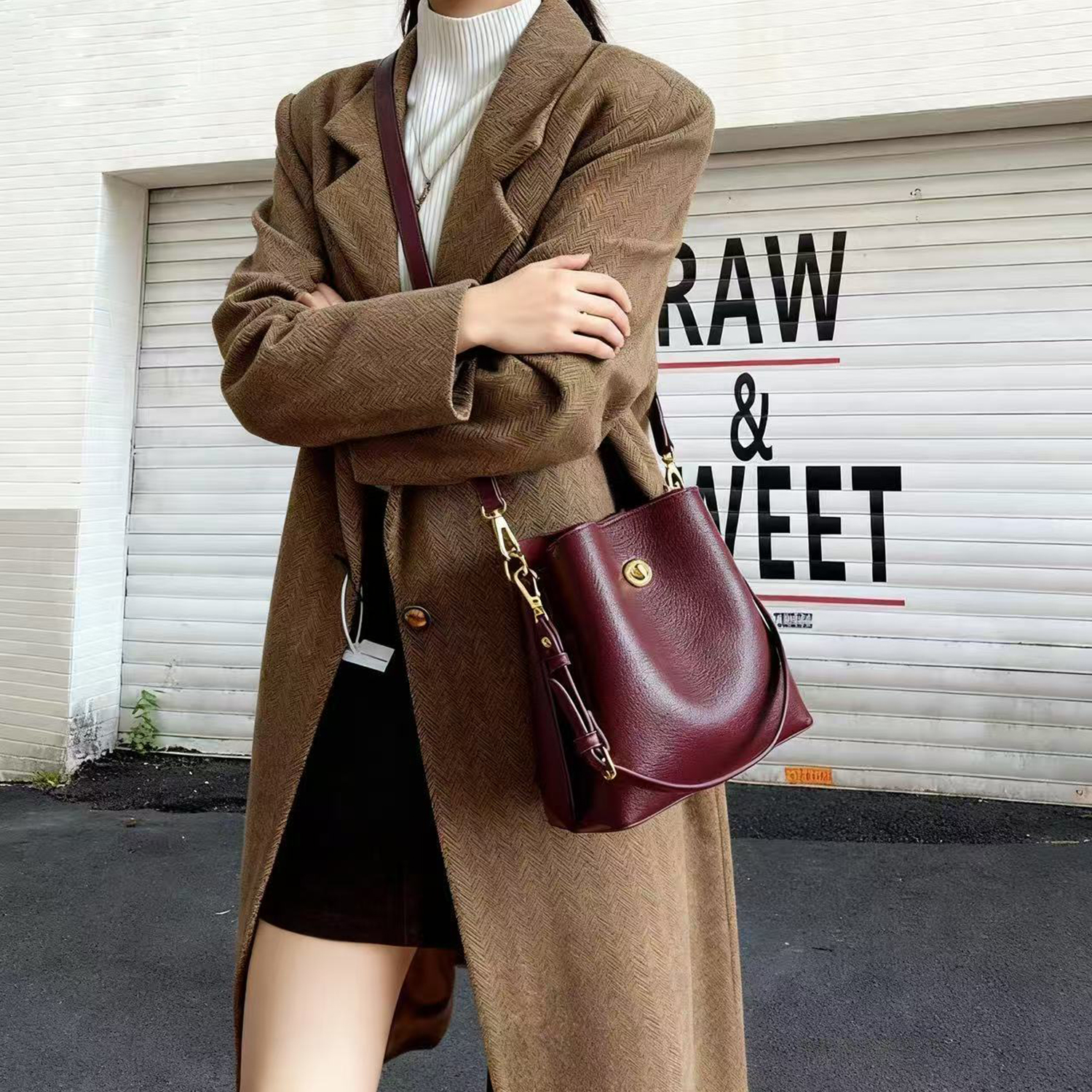 渡自英伦极简风水桶包