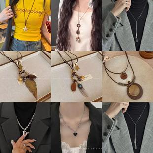 复古古铜色羽毛项链女西米亚风2026民族风毛衣链高级感波配饰礼物