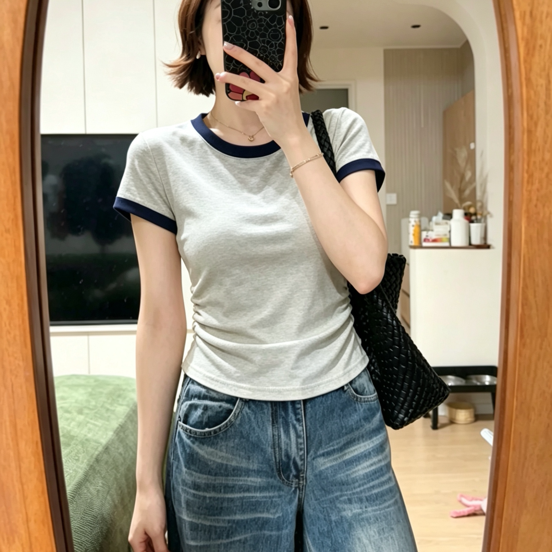 米灰色圆领正肩撞色短袖T恤女夏季小个子修身显瘦褶皱收腰上衣ins