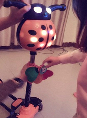 极速雷特牌儿童滑板车儿童剪刀车四轮闪光音乐O2-8岁小孩子蛙式滑