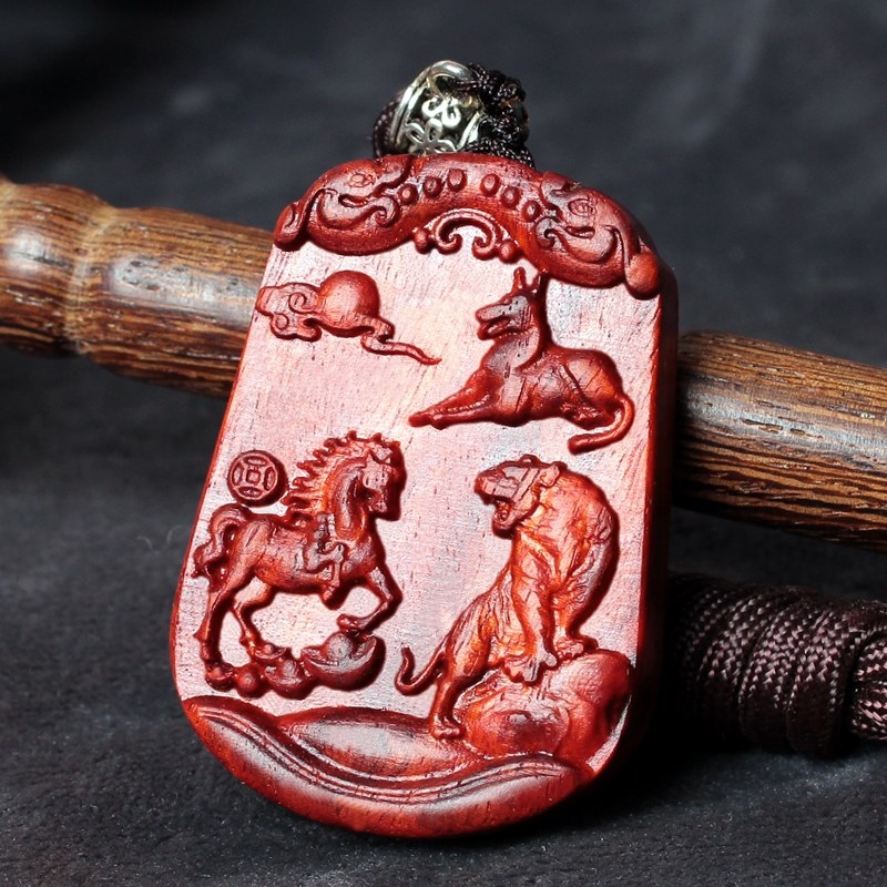 小叶紫檀红木虎马狗三合吊坠女生肖猪羊兔龙猴鸡牛蛇木质项链挂件