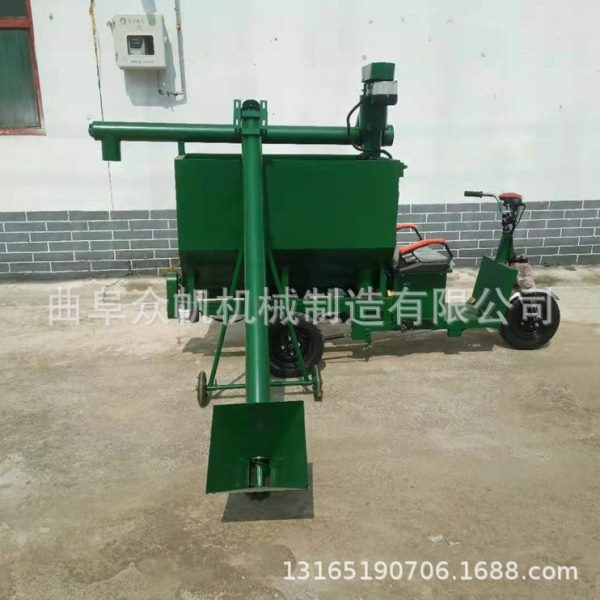 牛羊电动三轮喂料车牧场养殖牛羊撒料车养殖场自动加料车