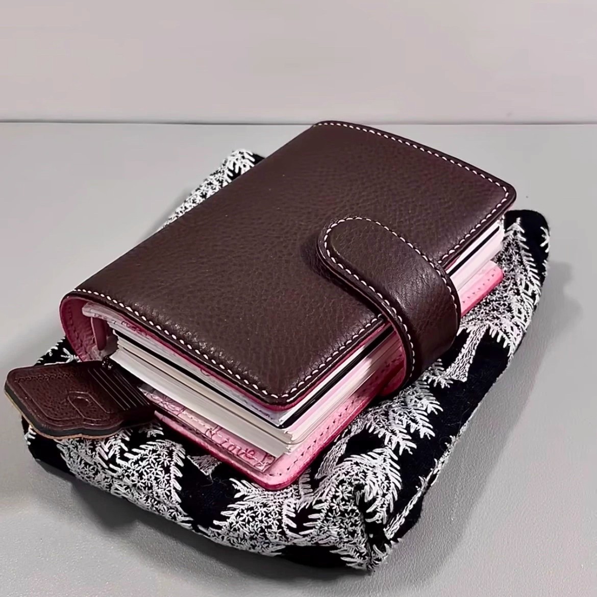 复古巧克力焦粉A7皮质手账本学生