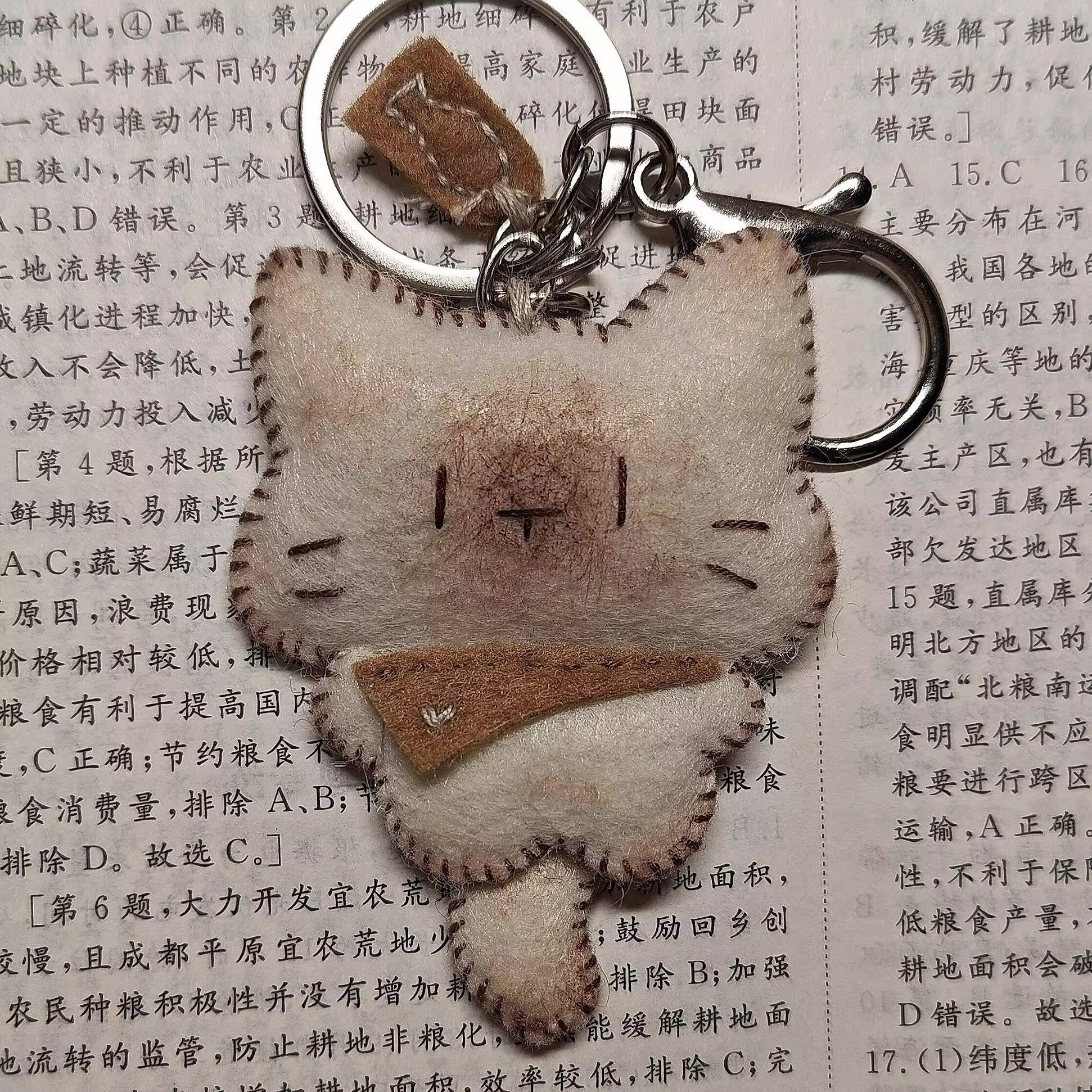 可爱小猫不织布手工挂件成品