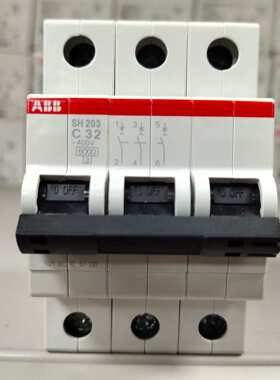 ABB原厂微型断路器 SN201M-C20 2CSS275101R0204 订货号:10096773