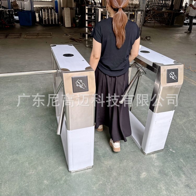 物流中心人员进出刷卡人脸识别单向双行通道门不锈钢三辊闸全高门