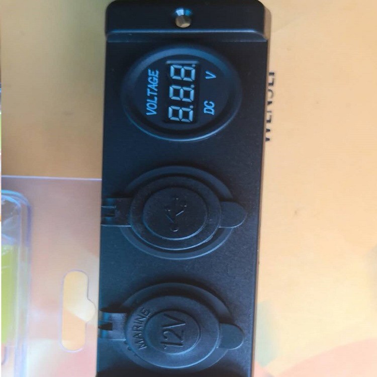 T1708 USB充电器12V电压电源电压表16A开关组合USB充电器电压表