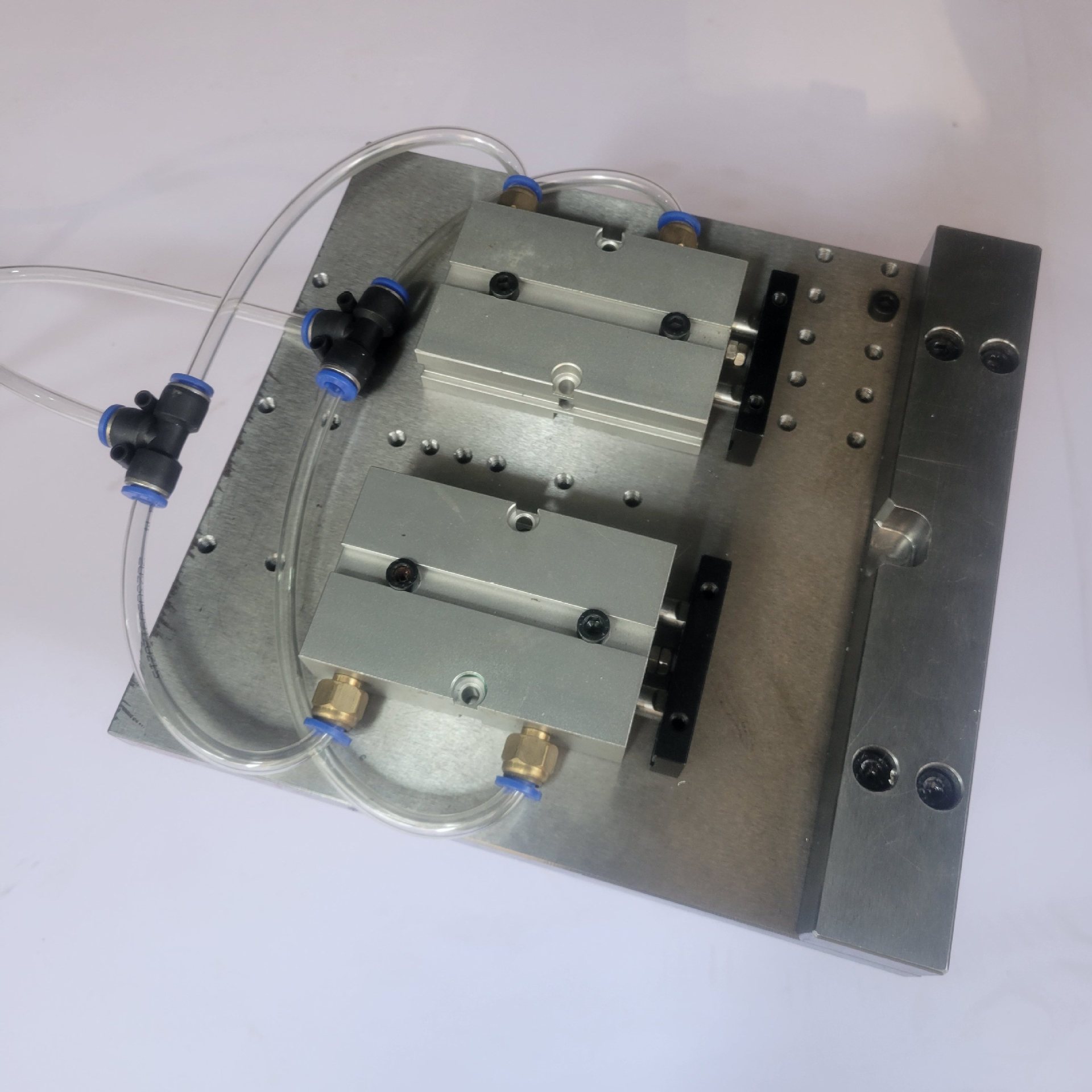 气动台钳CNC加宽平口钳工装夹具钻孔机攻丝机夹具