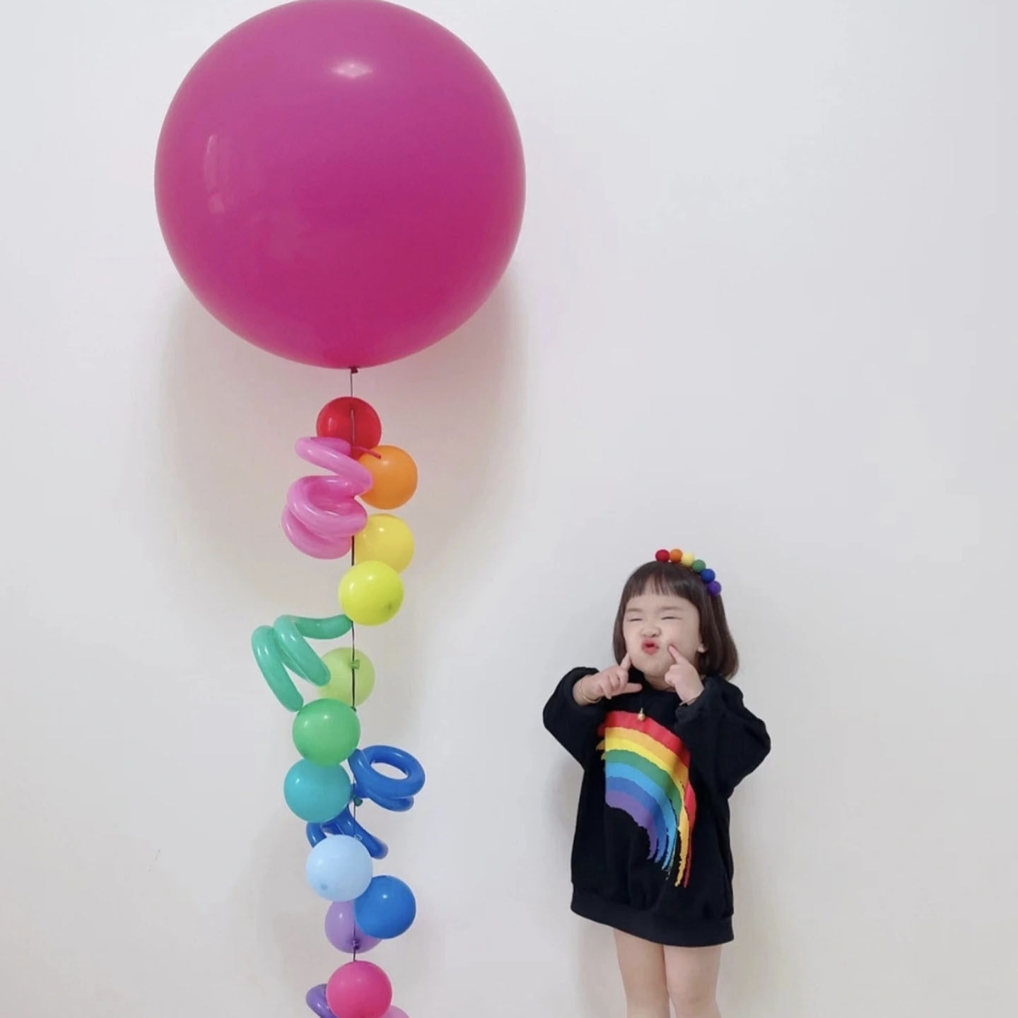 小红书同款ins风彩色气球串户外拍照背景墙儿童周岁派对装饰布置