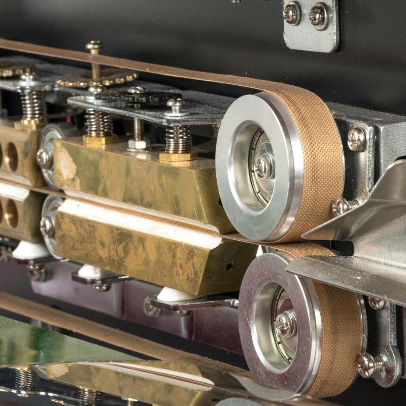 连续式自动薄膜封口机 ，台式自动封口机，SF-150钢印封口机