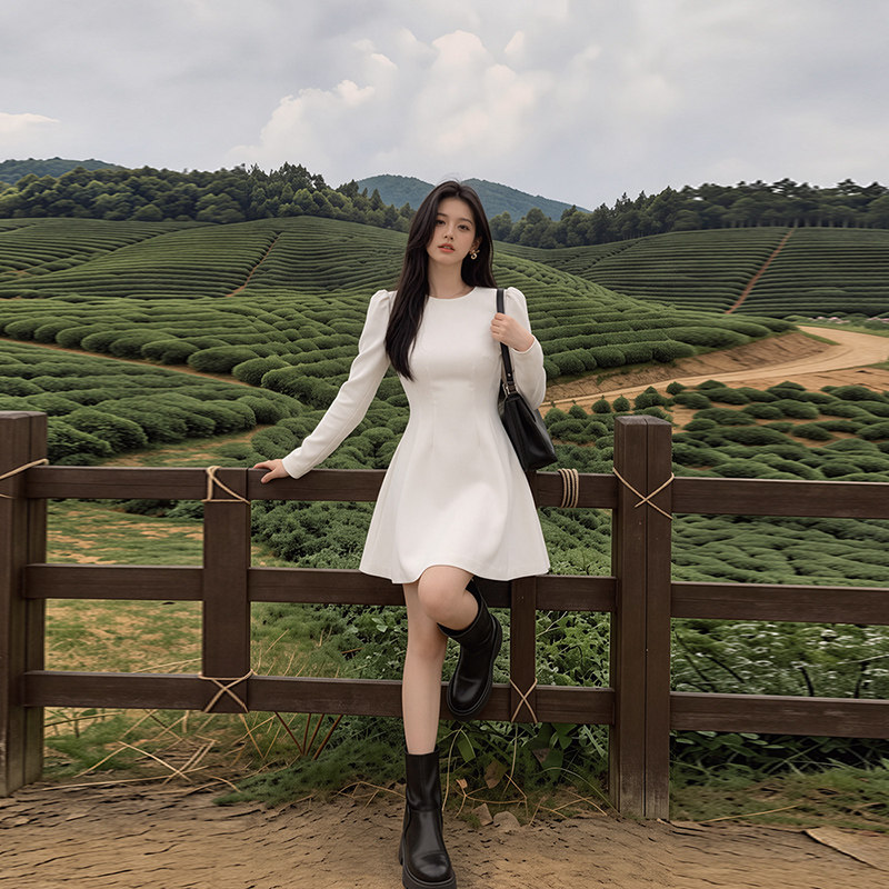 白色长袖连衣裙子女早春秋法式高级感小个子收腰显瘦气质礼服短裙
