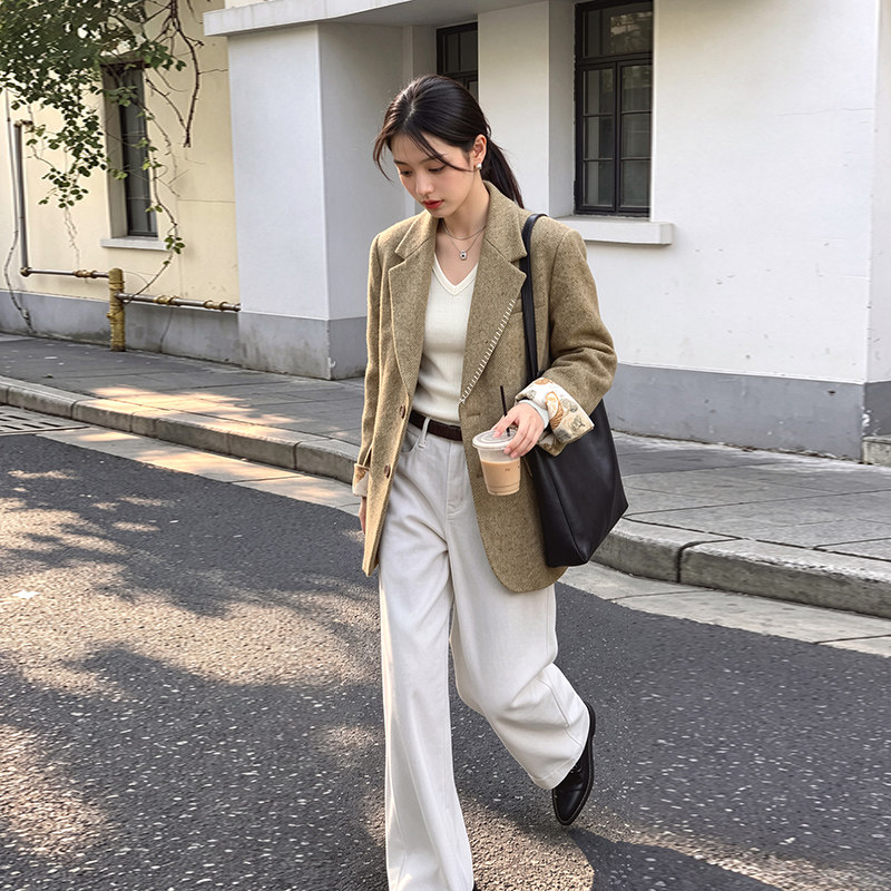 西装外套女早春秋2026新款小个子高级感加厚羊毛正肩短款休闲西装
