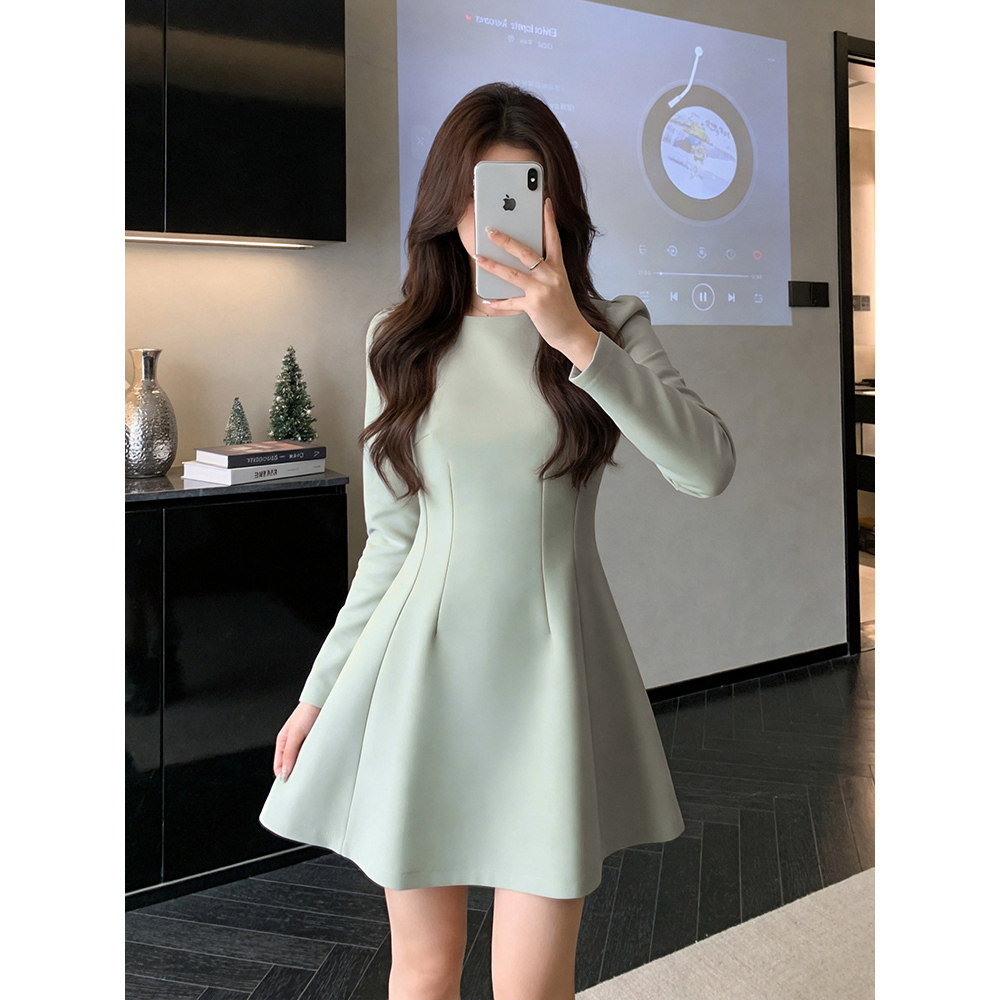 绿色长袖连衣裙子女春秋法式小个子高级感气质收腰显瘦礼服裙短裙