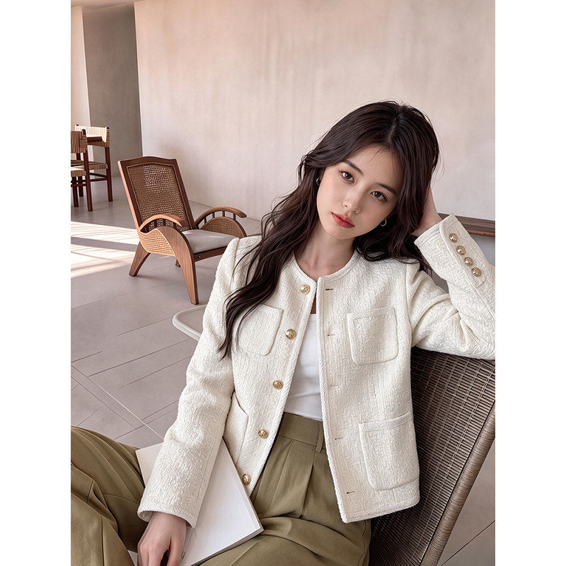 白色小香风套装羽绒外套女春秋冬季法式小个子高级感羊毛短款上衣