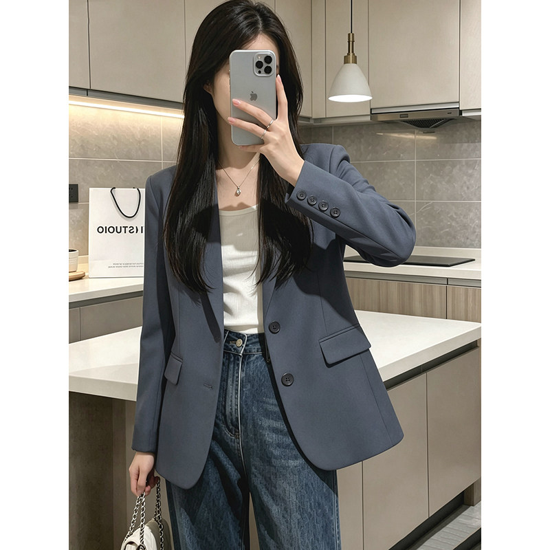 灰色西装外套女春秋季韩系小个子高级设计感小众正肩休闲短款西服