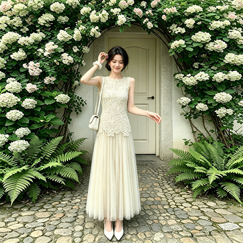 白色无袖背心连衣裙子女2026新款夏季法式高级感气质收腰显瘦长裙