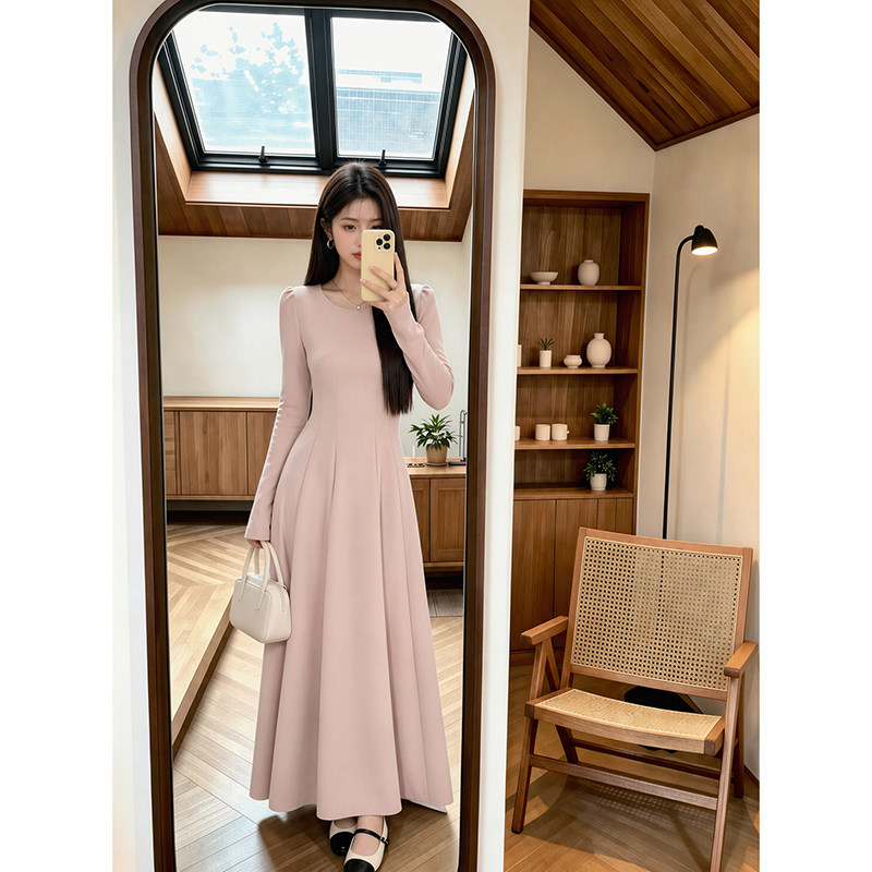粉色长袖连衣裙子女春秋2026新款法式敬酒服收腰显瘦订婚礼服长裙
