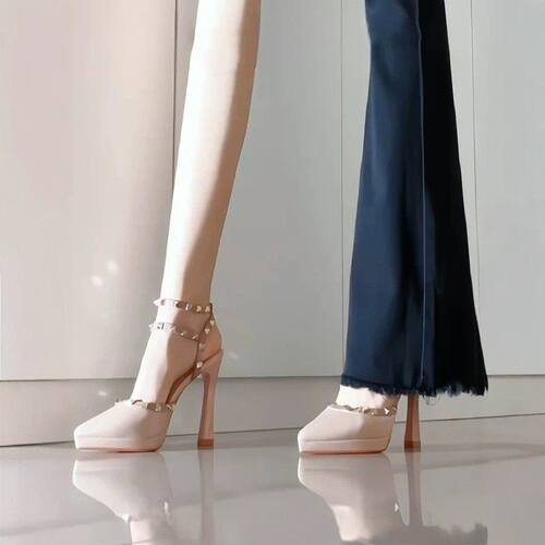 羊皮版~铆钉高跟鞋女细跟防水台不累脚裸色尖头一字带扣包头凉鞋