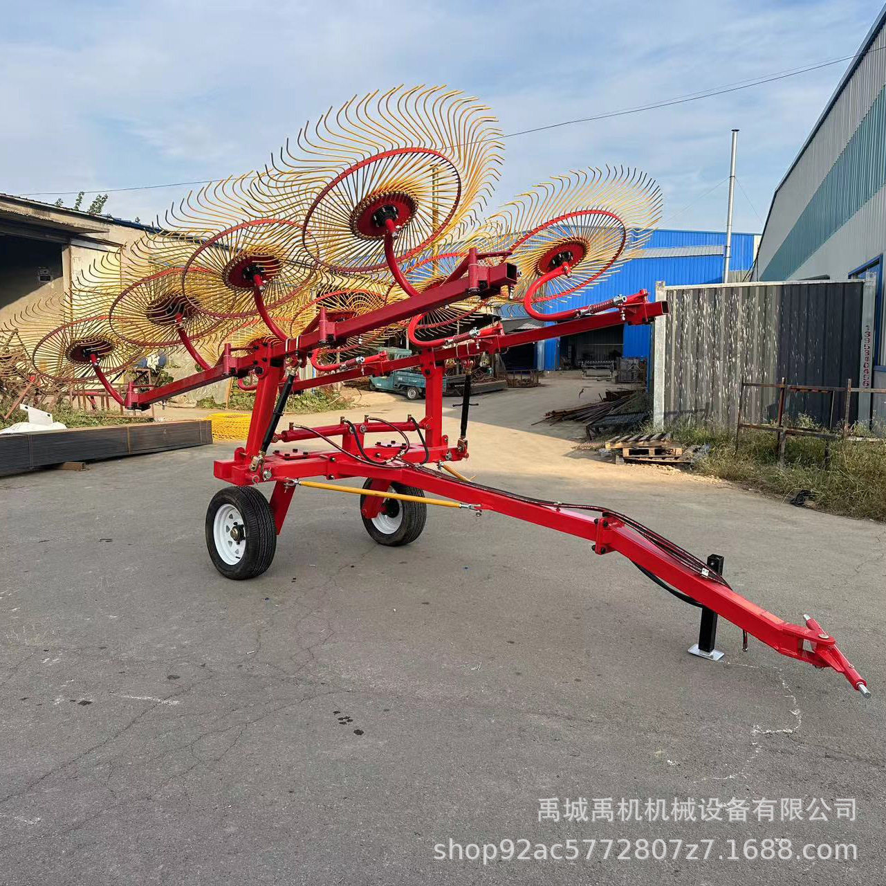 双面指盘搂草机牵引式液压折叠双侧圆盘搂草机悬挂式指轮搂草机