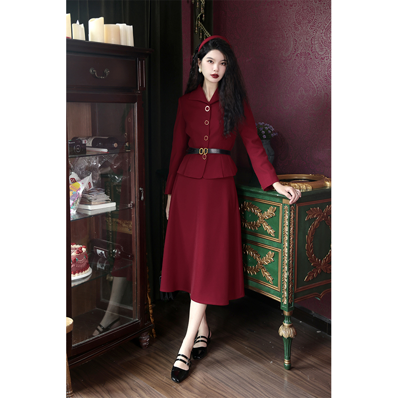 胜在颜色~复古红色气质新娘宴会敬酒服春秋套装【外套+半身裙】