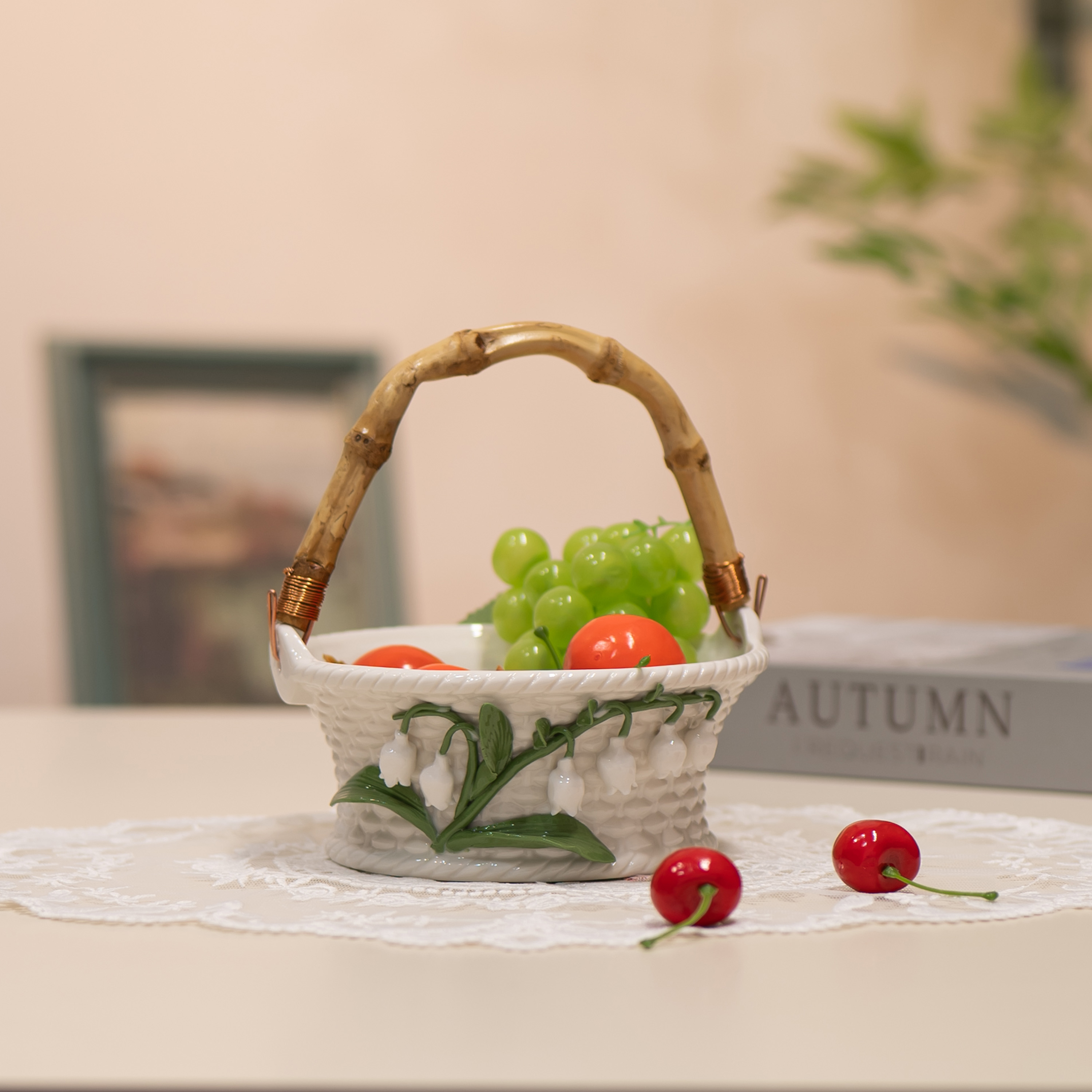 创意陶瓷铃兰花手提篮子果篮客厅家用桌面摆放盘零食点心盘收纳篮