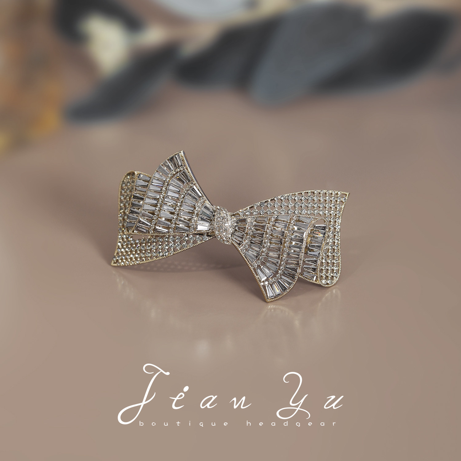 超闪蝴蝶结发夹满钻时尚发卡法式镂空气质头饰高级感优雅水钻发饰,饰品/流行首饰/时尚饰品新,发饰,淘宝优惠券,粉丝福利购,淘宝优惠卷