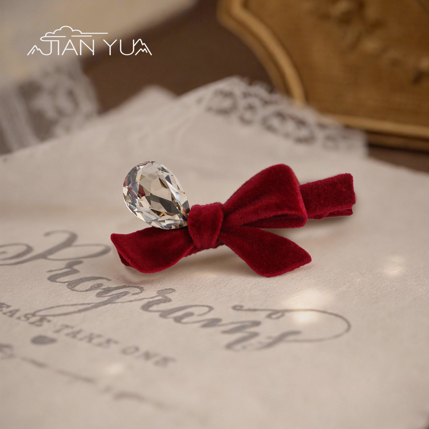 红绒熠影-新年红色植绒蝴蝶结边夹刘海碎发侧边夹法式气质鸭嘴夹,饰品/流行首饰/时尚饰品新,发饰,淘宝优惠券,粉丝福利购,淘宝优惠卷