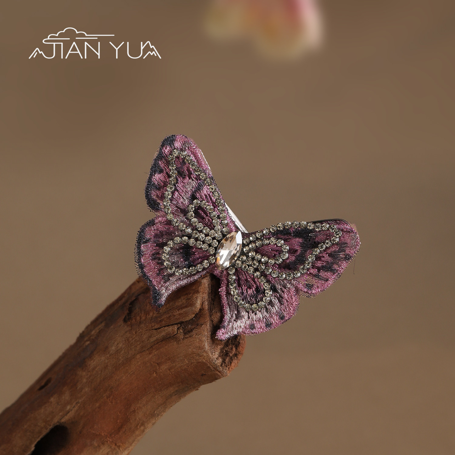 双蝶缀晶-复古刺绣梦幻色彩蝴蝶边夹精致重工中式发饰民族风发夹,饰品/流行首饰/时尚饰品新,发饰,淘宝优惠券,粉丝福利购,淘宝优惠卷