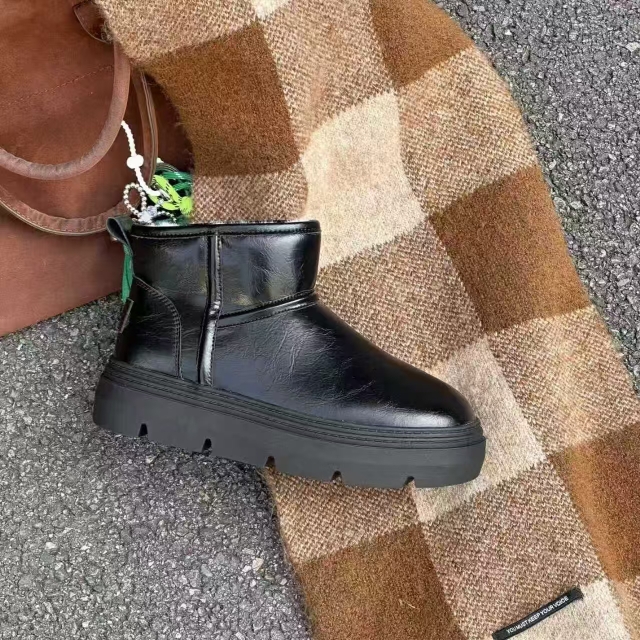 艾模儿2025秋冬新款女鞋厚底增高加绒时尚潮流雪地靴防水防污皮面