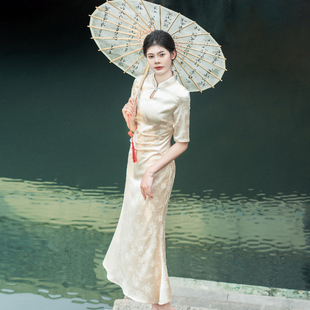 挽苏香槟色鱼尾旗袍2026新款改良年轻款新中式订婚连衣裙女小个子