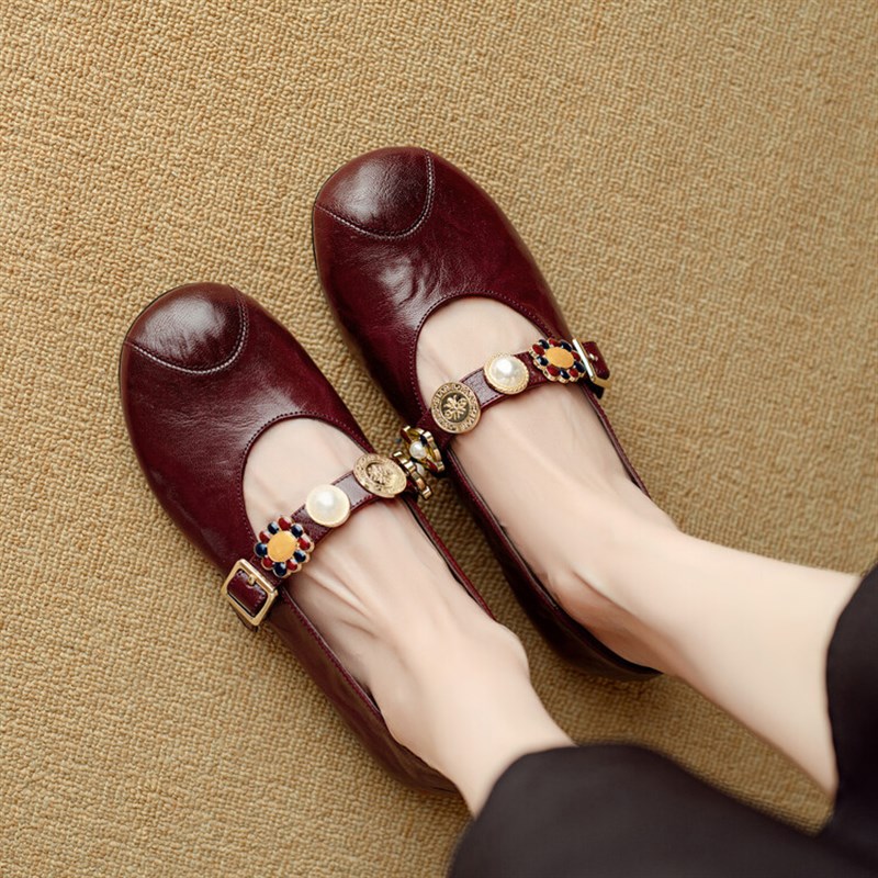 巨时尚~手工真皮k羊皮单鞋女新品圆头低跟平底一字带金属扣4041码